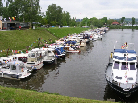 Weserfahrt: Boote im Kasseler Hafen